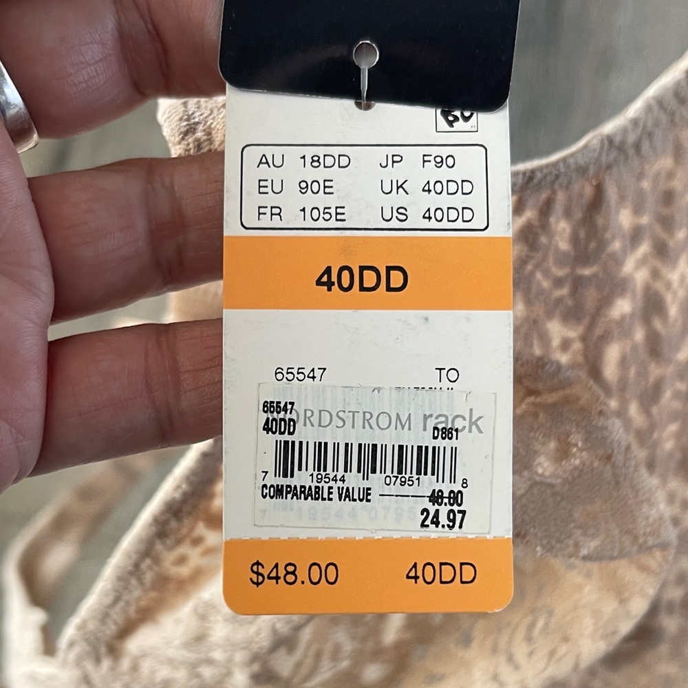 Wacoal Lace Underwire Bra in Tan - Picture 3 of 7